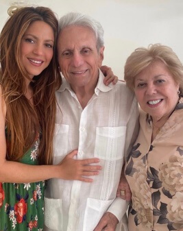 William Mebarak Chadid with his daughter and wife.